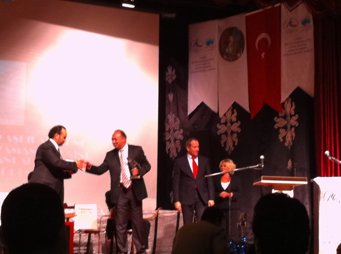 Kurucu Başkanımıza Ödül